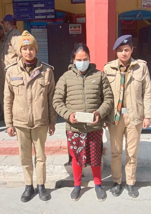 Almora police got big success against drugs, girl caught with 13.1 grams of smack