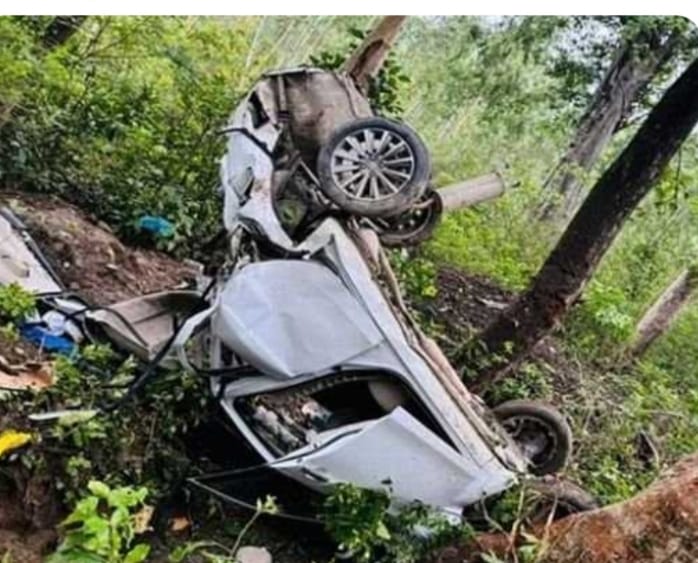 The car lost control and hit a tree, the young man died