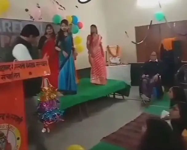 Girls were dancing at the school farewell, then the principal came and insulted them badly, the video went viral