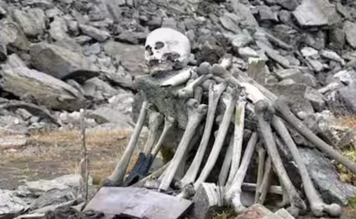 Do you know about that lake in India where hundreds of human skeletons are still frozen? Know its full story