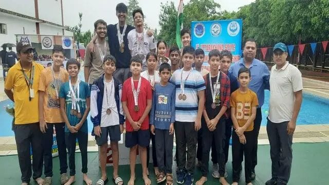 Little scholars won medals in Uttarakhand underwater finswimming competition