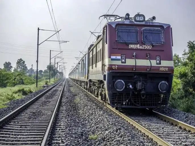 A train ran over a woman but she survived, watch this terrifying video