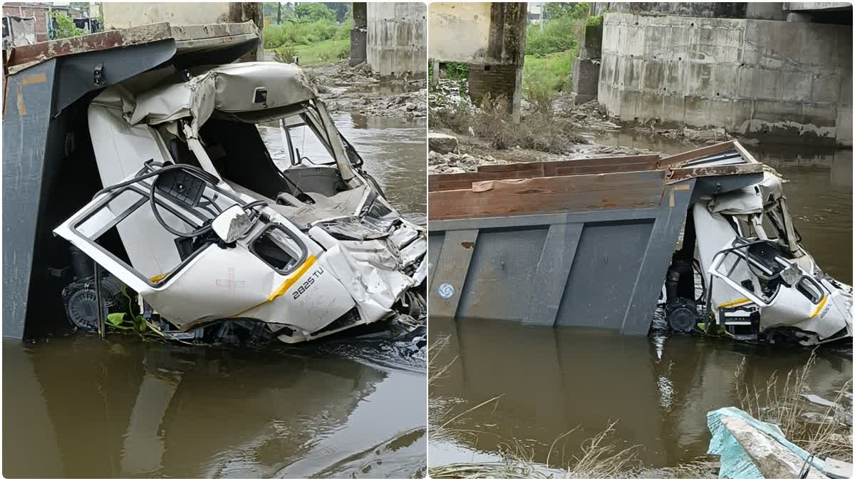 Dumper lost control and fell into the river, driver barely saved his life