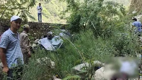 Here a car went out of control and fell into a ditch, causing a painful death of a young man