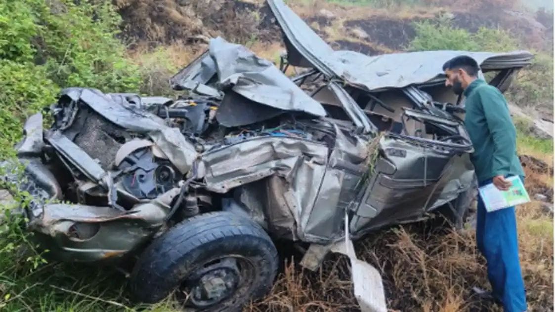 Bolero vehicle fell into a ditch, two people died on the spot