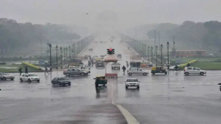 There will be heavy rain in Delhi today, alert has been issued in 12 states as well, know the latest update