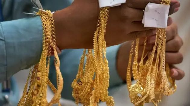 After the budget, gold became cheaper by ₹4000, there was a decline in the bullion market, the shine of silver also faded