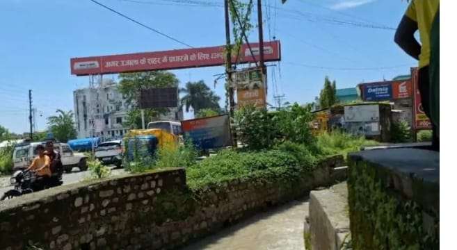 The search for the child who went missing in the drain in Shani Bazar in Haldwani, Uttarakhand continued for the second day today