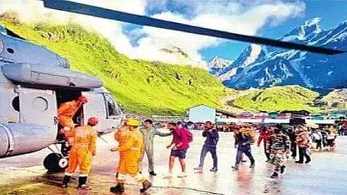 More than 6980 passengers stranded in Kedarnath Yatra have been evacuated safely, more than 1500 people are now stranded, rescue operation continues by air and foot