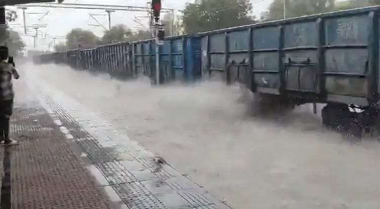 India created a new record, the first train running on water was made in India, watch the video