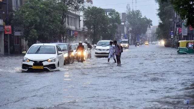 Meteorological department issued alert regarding rain, warned districts along with Dehradun