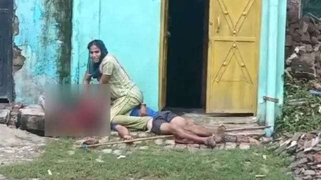 The ruthless wife first beat her husband, then brought him out of the house, crushed his head with a brick and sent him away