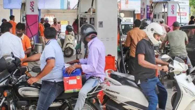 If you also make this mistake at the petrol pump, ₹10000 will be deducted from your account, be careful