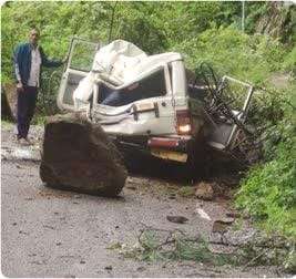 A major road accident happened here, a stone fell on a vehicle, three injured