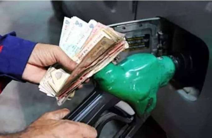 Petrol Diesel Price: Petrol and diesel prices updated early in the morning, became cheaper in UP and Bihar, check the new rates