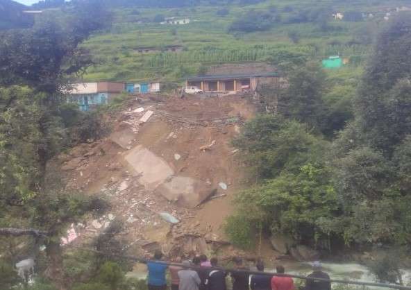 Rain havoc in Rudraprayag: 16 room building submerged in river, life's earnings wasted