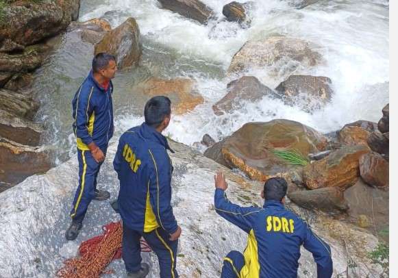 Female trekker swept away in river during Uttarkashi Avana Bugyal trek, search underway