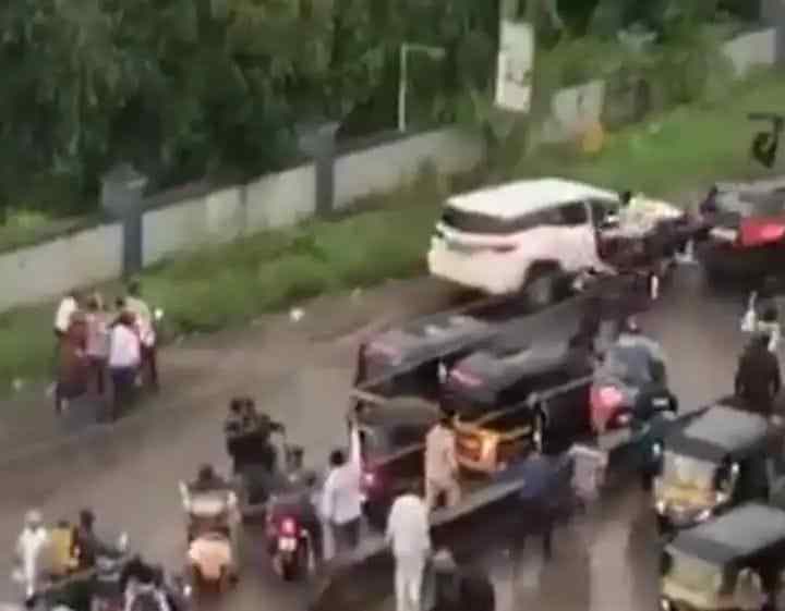 a-very-horrifying-video-came-from-ambarnath-in-thane-first-dragged-and-then-crushed-to-death-by-a-car