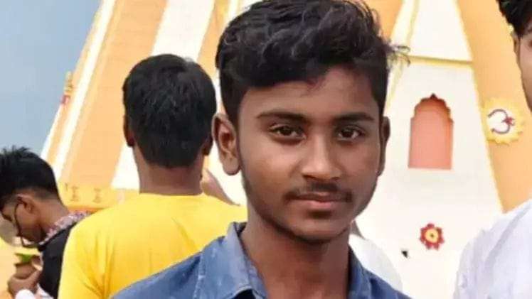 A doctor in Bihar performed an operation after watching a video on YouTube and then a 15-year-old boy died