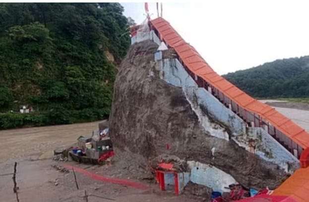 Garjia temple was closed due to rain in Ramnagar, Uttarakhand, Kosi river took a terrible form after heavy rain