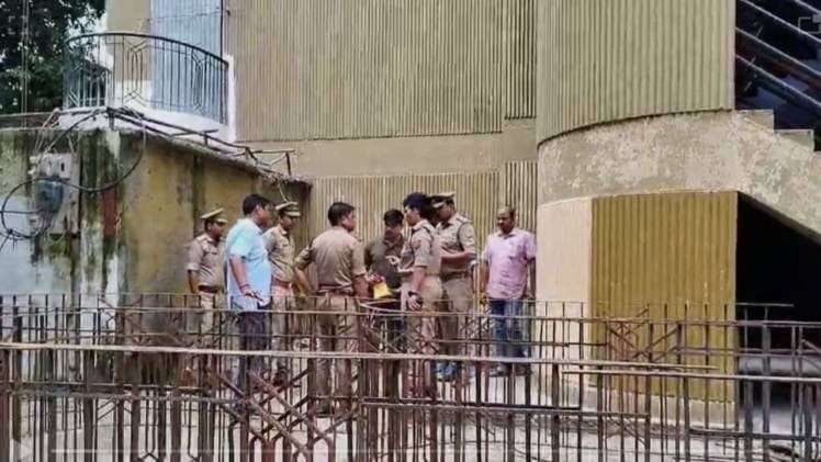 A dead youth was found in the MLA residence complex in Lucknow, injury marks were found on his body, know the whole matter