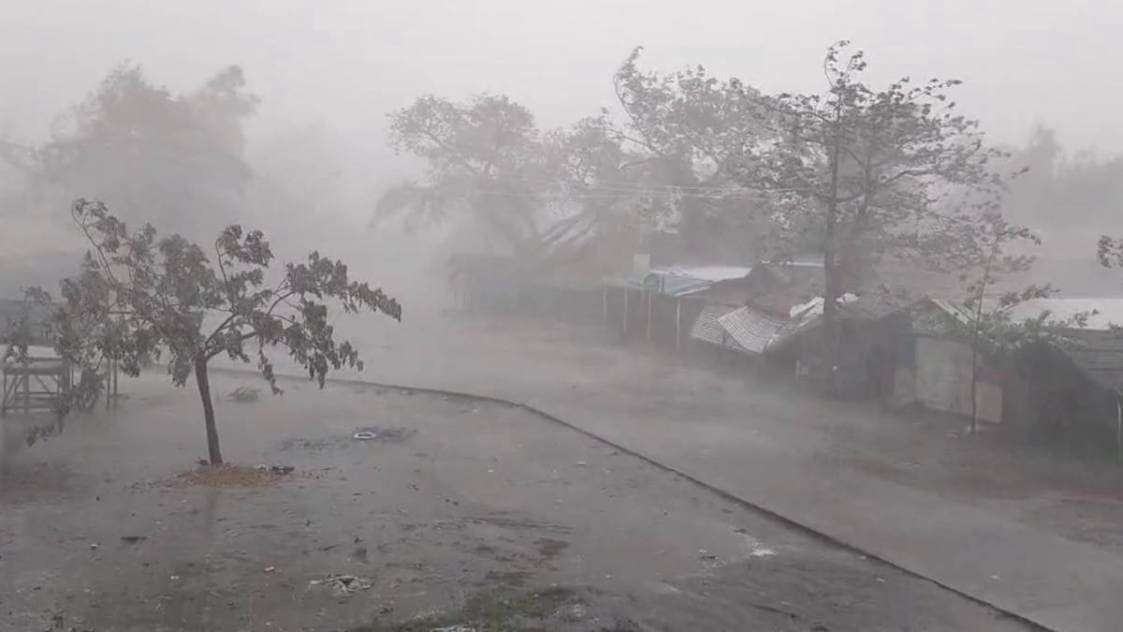 More than 500 killed, 77 missing due to storm in Myanmar, India sent help