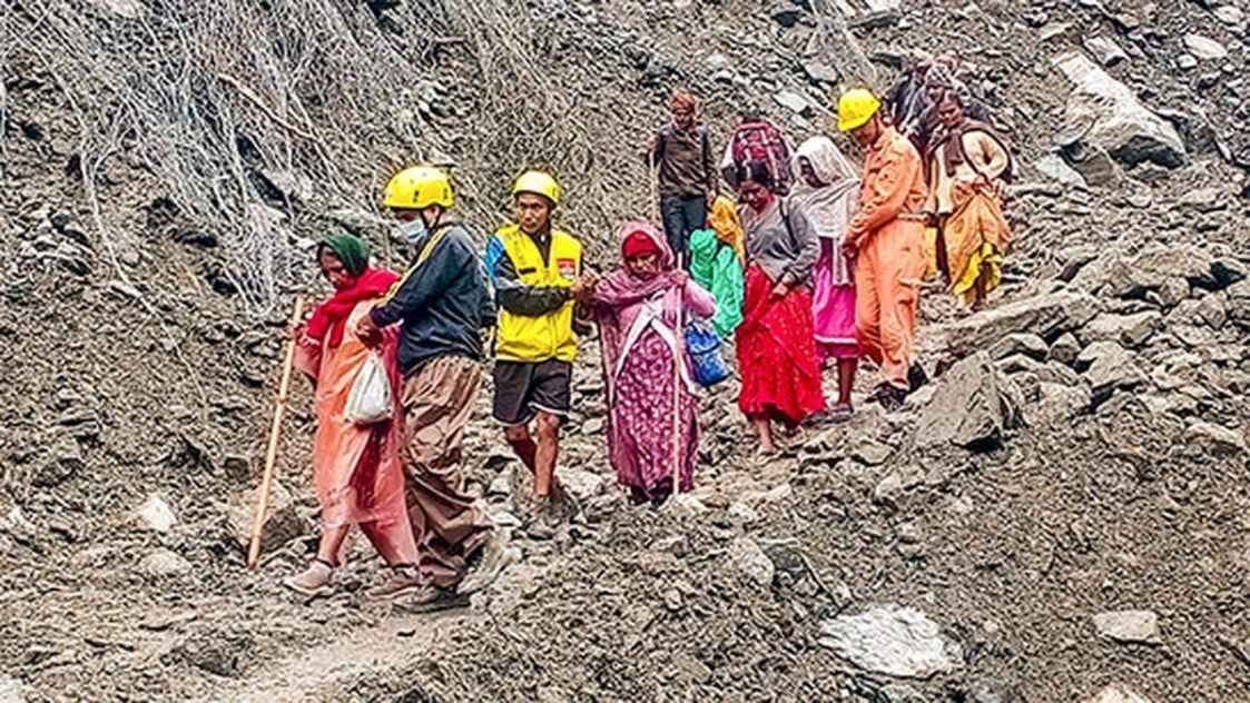 During the Kedarnath Yatra, it will be mandatory for pilgrims to wear helmets in dangerous areas