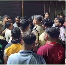 Hindu organizations created a ruckus at midnight after the statue was vandalized, ultimatum to arrest the accused by this afternoon