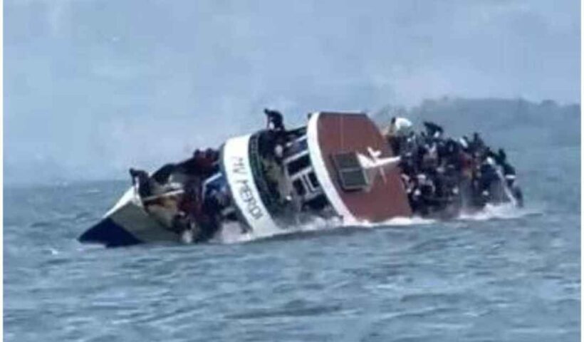 Tragic accident: A boat carrying 300 passengers sank in deep waters, 78 dead, many missing