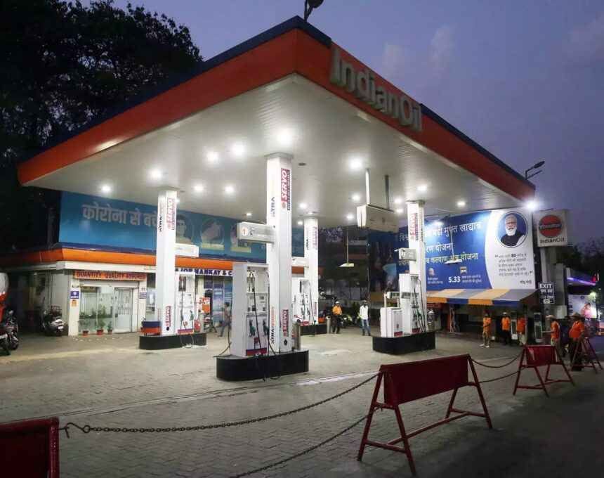 All petrol pumps will remain closed on this day, due to this reason the owners have locked them