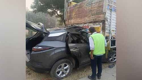 High speed car rams into the back of a truck, couple dies, son's condition critical