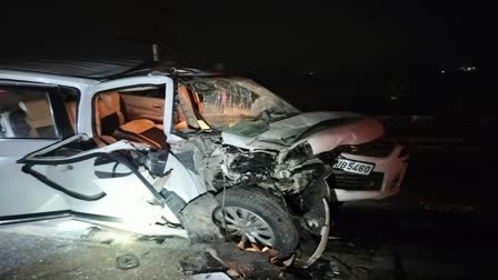 Horrible road accident: Car and tempo collide violently, one dead and four injured