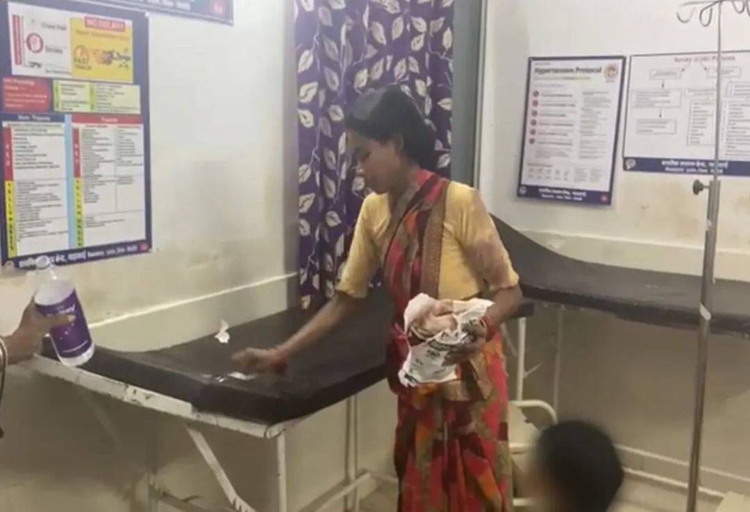 When the husband died, the pregnant wife made the hospital clean the stretcher, this video will shock you