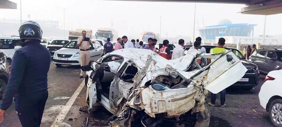 Two students from Delhi died and three were injured in a road accident in Gurugram, know the main reason behind this accident