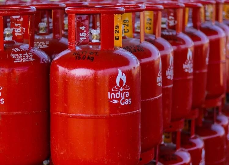 Gas cylinder became cheaper by Rs 400, common people will get relief