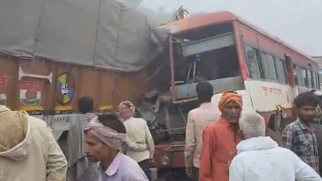 Roadways bus and truck collided, two died, five injured