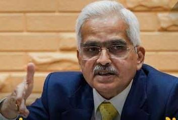 RBI Governor Shaktikanta Das suffered chest pain, admitted to hospital