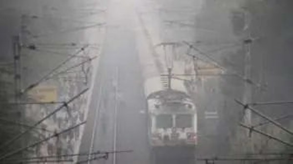 8 Trains Delayed Due to Dense Fog – Check Full List