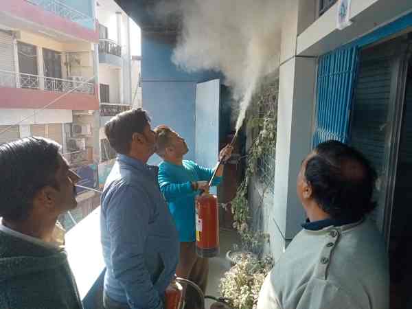 Fire broke out due to short circuit in the main office of Urban Cooperative Bank in almora