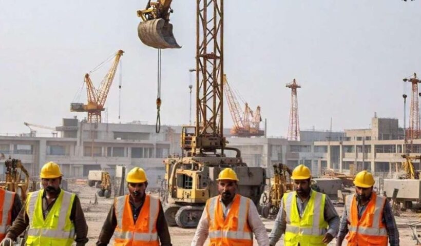 Work is going on at Noida International Airport, then something happened that made the labourers run away