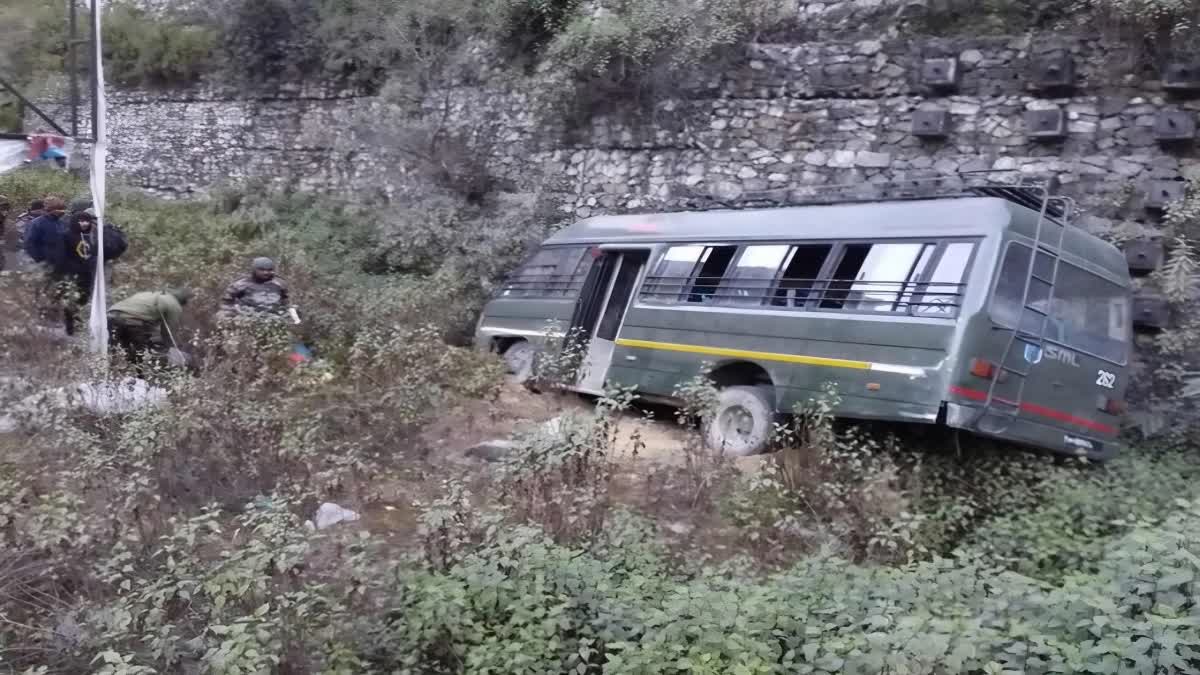 Road accident in Uttarakhand, army vehicle met with an accident, one soldier injured