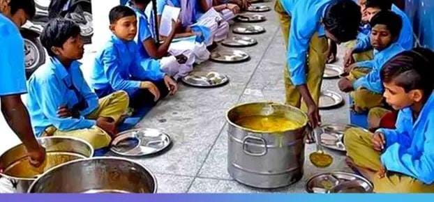 One student died after eating mid day meal, 4 are in critical condition