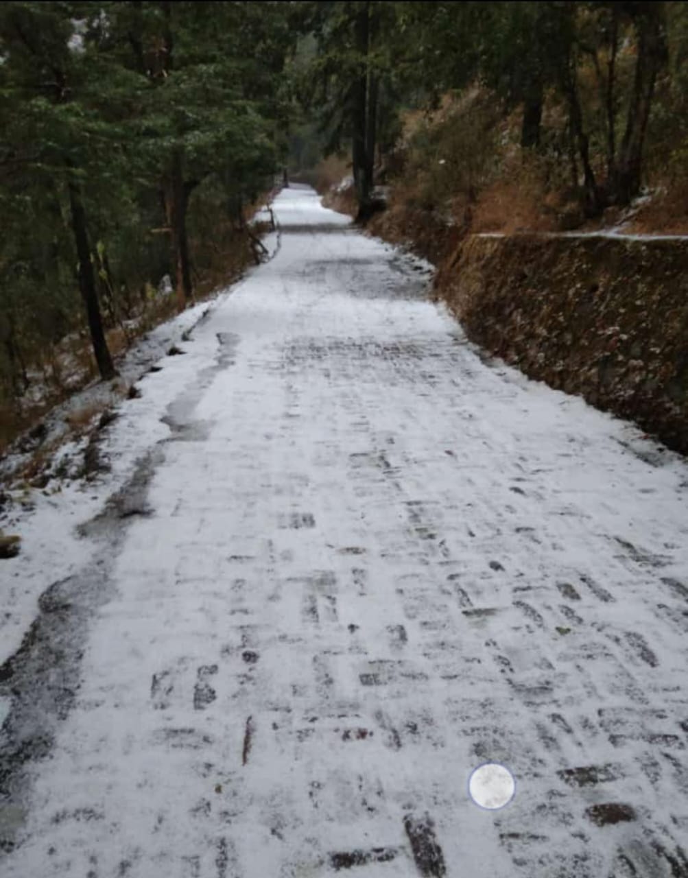 First snowfall of the season in Nainital, cold increased