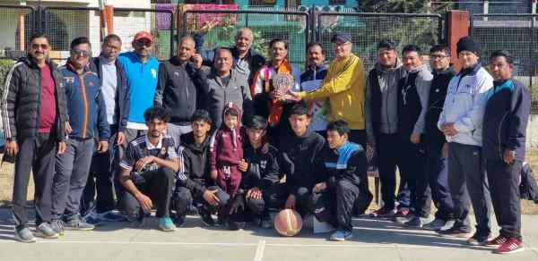 Pithoragarh-Enthusiastic performance by veteran basketball players, Ashok Ojha honoured