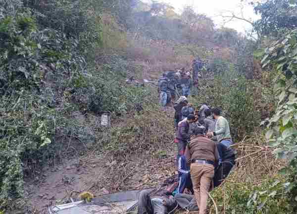 almora-to-haldwani-roadways-bus-falls-into-gorge-several-injured