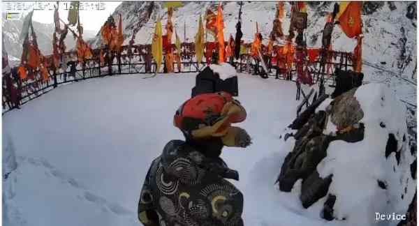 kedarnath-intruder-caught-in-bhairav-temple-fir-filed-after-viral-video