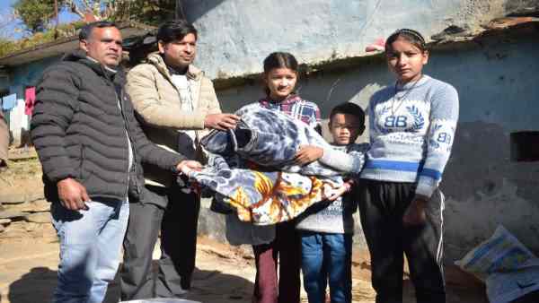 three-innocent-children-lost-their-parents-help-reached-their-home