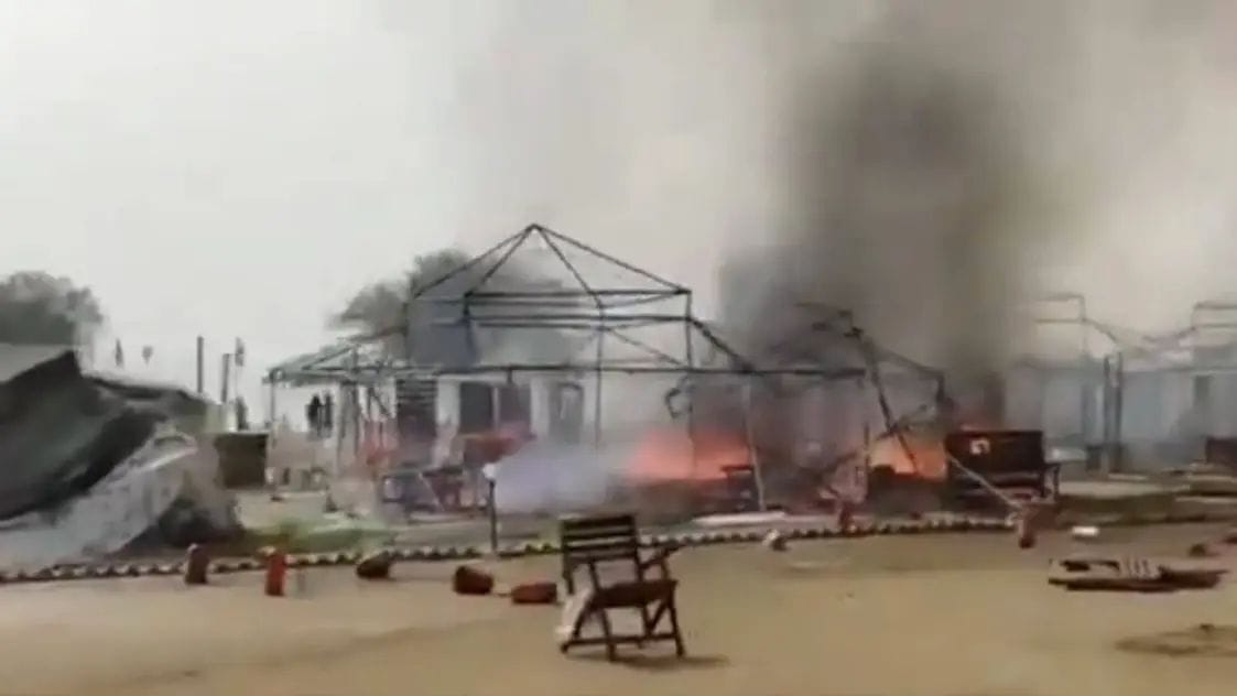 Another accident in Maha Kumbh: Huge fire in tents after stampede