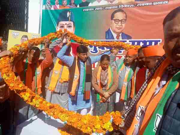 rekha-arya-conducts-street-meetings-urges-support-for-bjp-in-almora-municipal-elections