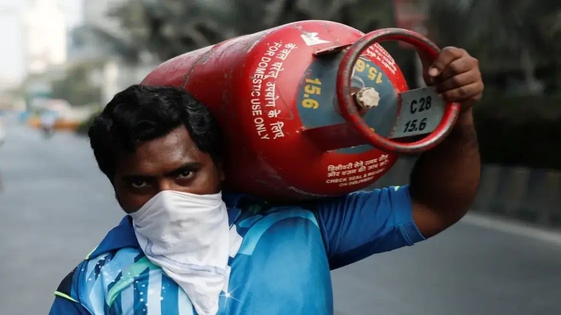 Relief in commercial LPG cylinder prices from February 1, domestic cylinder prices remain stable